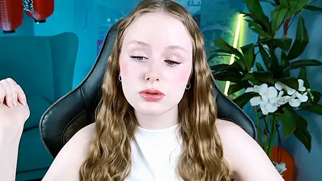 Snapshot of VivienLeeigh chatting on November 4, 9:02 am VivienLeeigh online show from November 4, 9:02 am