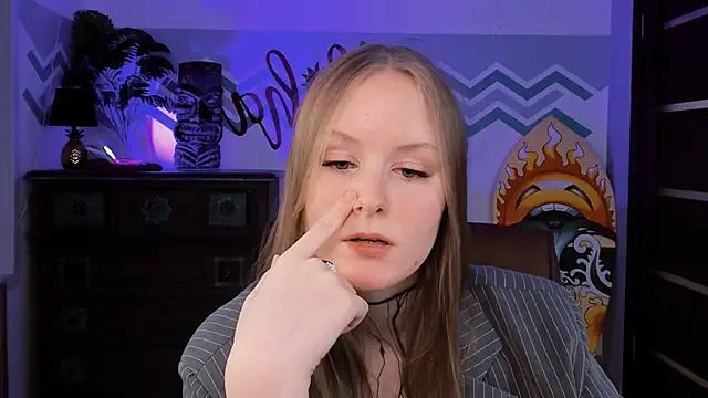 Snapshot of VivienLeeigh chatting on February 23, 12:16 pm VivienLeeigh online show from February 23, 12:16 pm