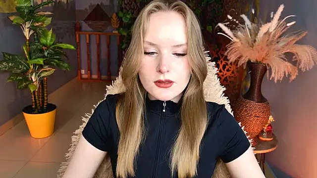 VivienLeeigh online show from May 13, 5:03 am