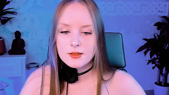 Snapshot of VivienLeeigh chatting on September 13, 9:09 am VivienLeeigh online show from September 13, 9:09 am