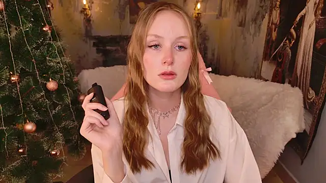 VivienLeeigh online show from December 19, 5:48 pm