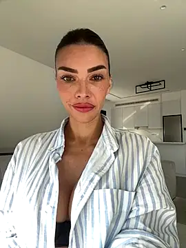 Snapshot of krissiswrld- chatting on November 23, 11:53 am krissiswrld- online show from November 23, 11:53 am