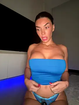 Snapshot of krissiswrld- chatting on November 13, 4:11 pm krissiswrld- online show from November 13, 4:11 pm