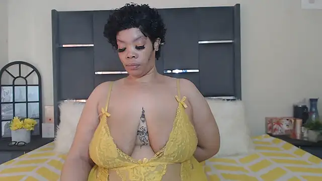 Snapshot of LaCaramellaChocolatia chatting on October 17, 7:33 am LaCaramellaChocolatia online show from October 17, 7:33 am