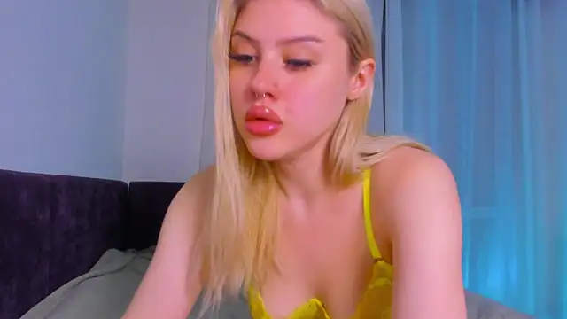  Kira Moon  online show from November 14, 4:10 pm