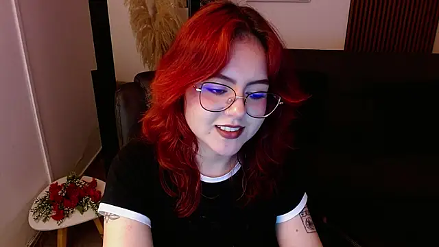 Snapshot of crimson_tati_ chatting on March 7, 10:13 am crimson tati online show from March 7, 10:13 am