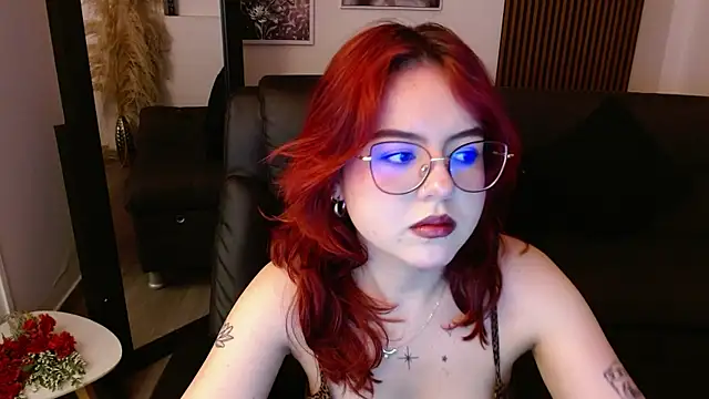 Snapshot of crimson_tati_ chatting on February 27, 7:15 pm crimson tati online show from February 27, 7:15 pm