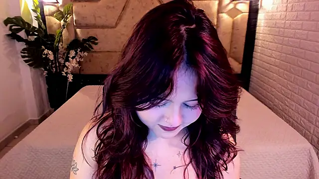 Snapshot of crimson_tati_ chatting on May 21, 4:54 am crimson tati online show from May 21, 4:54 am