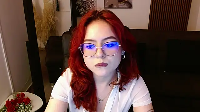 Snapshot of crimson_tati_ chatting on February 27, 6:35 am crimson tati online show from February 27, 6:35 am