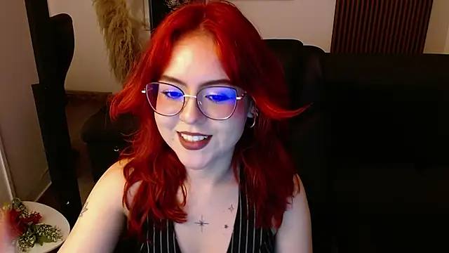 Snapshot of crimson_tati_ chatting on March 14, 7:37 am crimson tati online show from March 14, 7:37 am