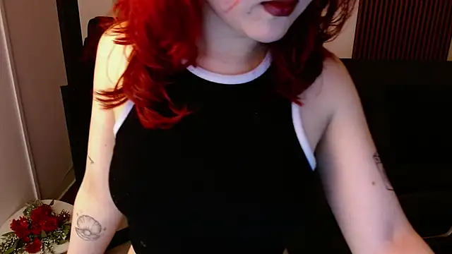 Snapshot of crimson_tati_ chatting on March 15, 12:34 pm crimson tati online show from March 15, 12:34 pm