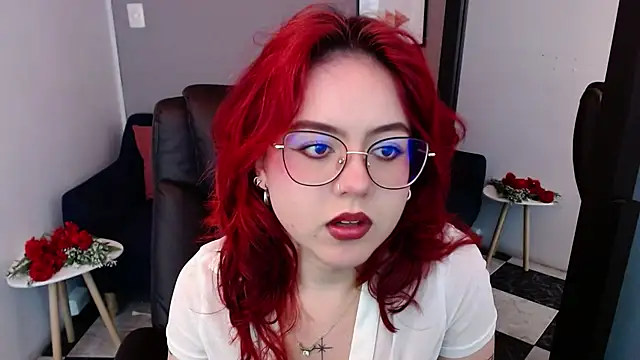 Snapshot of crimson_tati_ chatting on February 26, 8:04 pm crimson tati online show from February 26, 8:04 pm