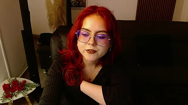 Snapshot of crimson_tati_ chatting on March 13, 7:20 am crimson tati online show from March 13, 7:20 am