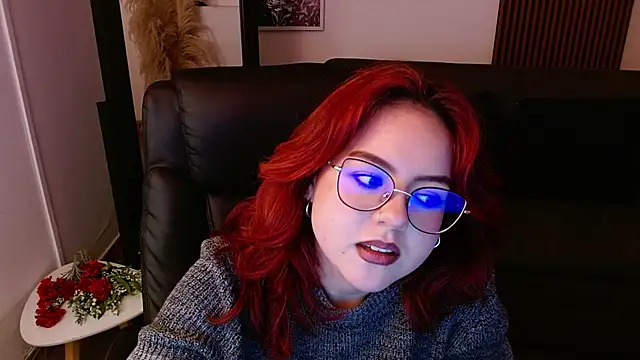 Snapshot of crimson_tati_ chatting on February 25, 3:20 am crimson tati online show from February 25, 3:20 am