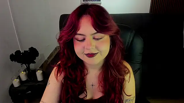 Snapshot of crimson_tati_ chatting on November 20, 3:51 am crimson tati online show from November 20, 3:51 am