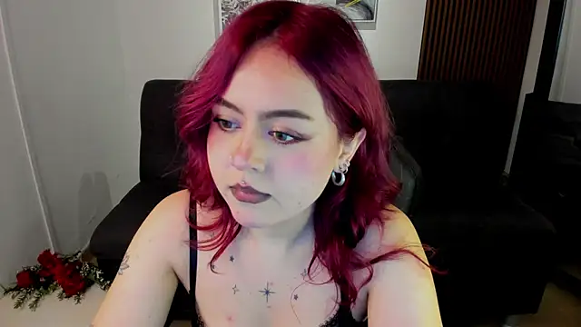 Snapshot of crimson_tati_ chatting on September 18, 3:42 am crimson tati online show from September 18, 3:42 am