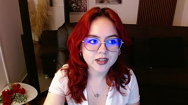 Snapshot of crimson_tati_ chatting on February 27, 9:40 am crimson tati online show from February 27, 9:40 am