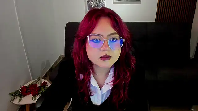 Snapshot of crimson_tati_ chatting on September 12, 5:40 am crimson tati online show from September 12, 5:40 am
