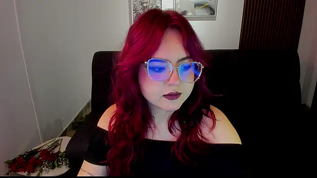 Snapshot of crimson_tati_ chatting on September 16, 4:13 am crimson tati online show from September 16, 4:13 am