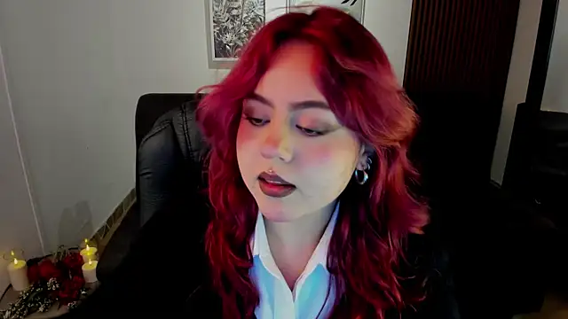 Snapshot of crimson_tati_ chatting on September 30, 3:34 am crimson tati online show from September 30, 3:34 am