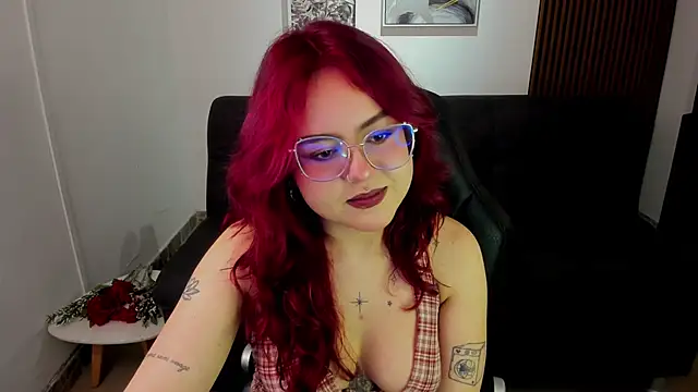 Snapshot of crimson_tati_ chatting on September 9, 4:55 am crimson tati online show from September 9, 4:55 am