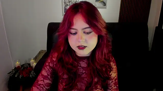 Snapshot of crimson_tati_ chatting on November 8, 3:54 am crimson tati online show from November 8, 3:54 am