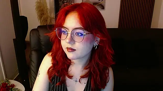 Snapshot of crimson_tati_ chatting on March 14, 4:32 am crimson tati online show from March 14, 4:32 am