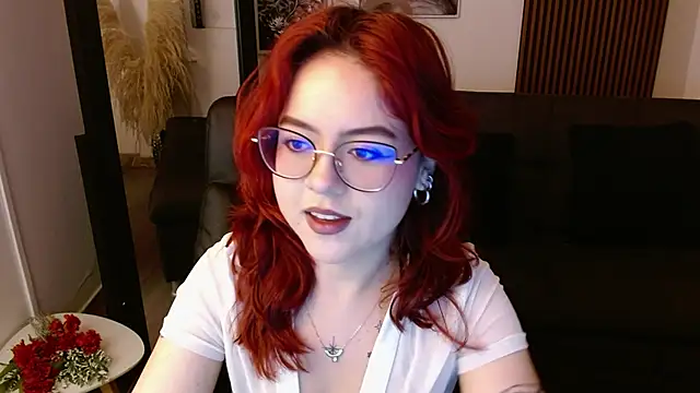 Snapshot of crimson_tati_ chatting on February 27, 3:29 am crimson tati online show from February 27, 3:29 am
