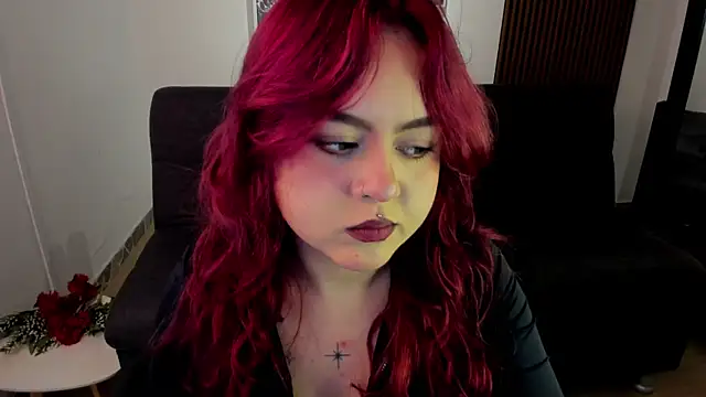 Snapshot of crimson_tati_ chatting on September 19, 4:05 am crimson tati online show from September 19, 4:05 am