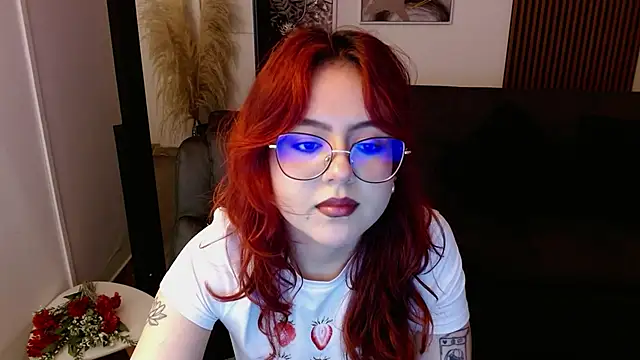 Snapshot of crimson_tati_ chatting on February 22, 8:29 am crimson tati online show from February 22, 8:29 am