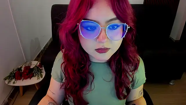 Snapshot of crimson_tati_ chatting on September 13, 6:35 am crimson tati online show from September 13, 6:35 am