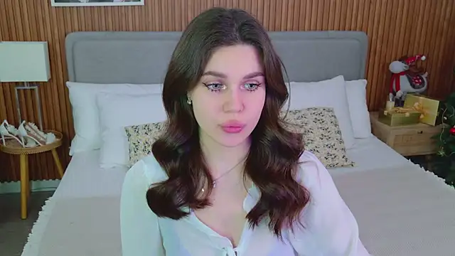 RihannaRose online show from November 28, 5:02 pm