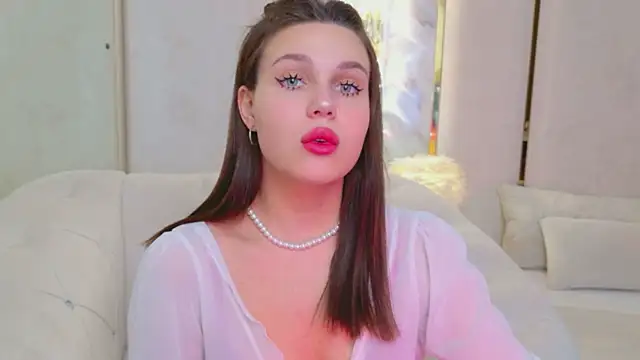RihannaRose online show from June 3, 5:06 pm