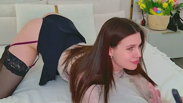 RihannaRose online show from April 12, 4:43 pm