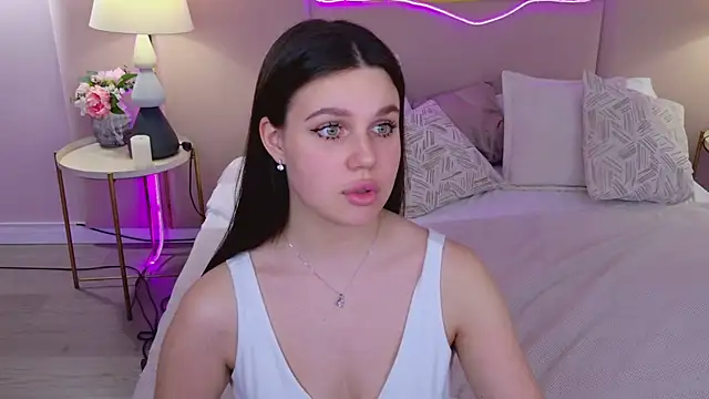 RihannaRose online show from March 16, 5:07 pm