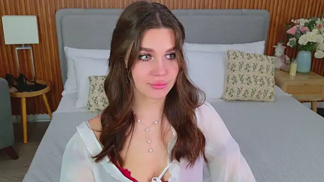 RihannaRose online show from November 14, 5:05 pm