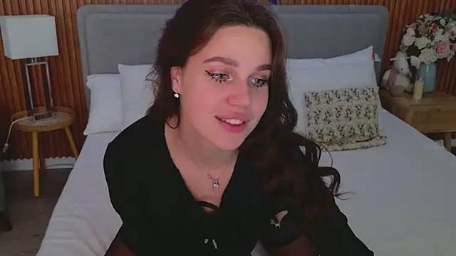 RihannaRose online show from September 23, 5:20 pm