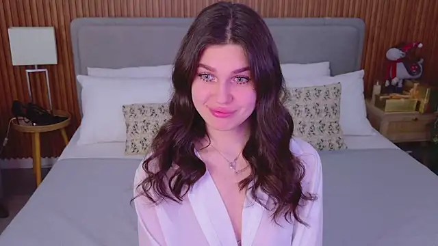 RihannaRose online show from December 3, 5:12 pm