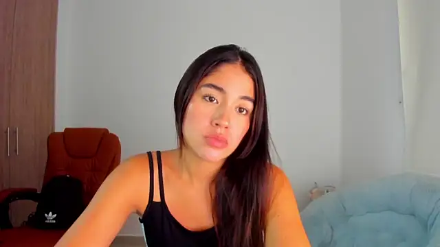 Snapshot of AriaMontgomery chatting on March 11, 5:35 am AriaMontgomery online show from March 11, 5:35 am