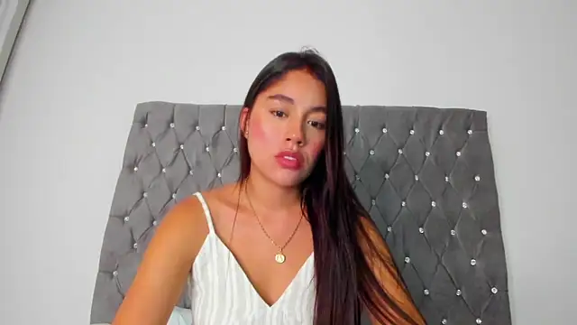 Snapshot of AriaMontgomery chatting on November 13, 1:53 am AriaMontgomery online show from November 13, 1:53 am