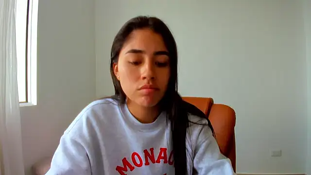 Snapshot of AriaMontgomery chatting on April 29, 6:14 pm AriaMontgomery online show from April 29, 6:14 pm