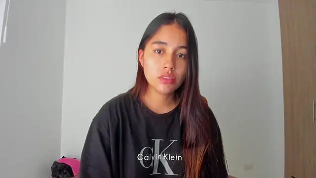 Snapshot of AriaMontgomery chatting on November 7, 1:10 am AriaMontgomery online show from November 7, 1:10 am