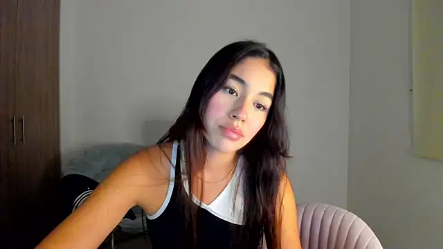 Snapshot of AriaMontgomery chatting on March 6, 3:02 am AriaMontgomery online show from March 6, 3:02 am