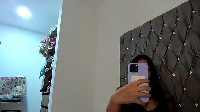 Snapshot of AriaMontgomery chatting on January 8, 6:31 am AriaMontgomery online show from January 8, 6:31 am