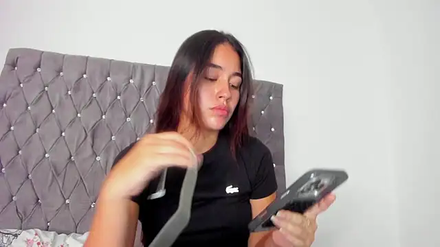 Snapshot of AriaMontgomery chatting on September 18, 5:32 am AriaMontgomery online show from September 18, 5:32 am