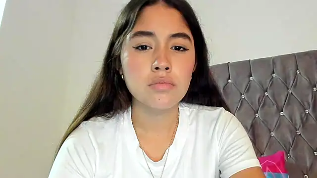 Snapshot of AriaMontgomery chatting on January 27, 8:51 am AriaMontgomery online show from January 27, 8:51 am