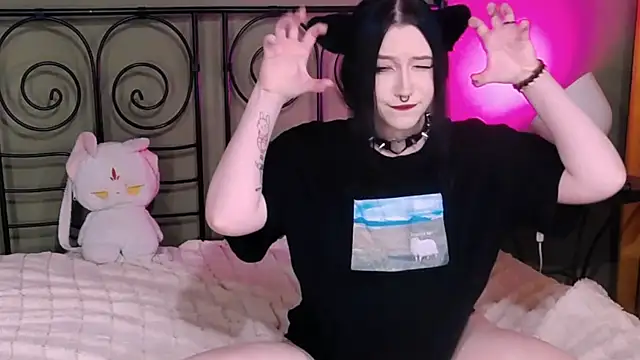 Snapshot of BlackyTea chatting on October 26, 12:22 am BlackyTea online show from October 26, 12:22 am