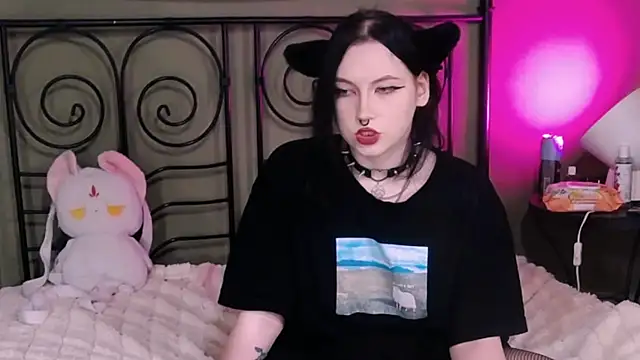 Snapshot of BlackyTea chatting on October 20, 8:09 pm BlackyTea online show from October 20, 8:09 pm