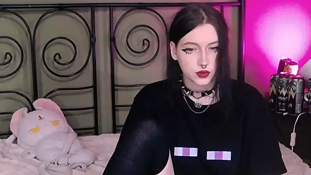 Snapshot of BlackyTea chatting on November 29, 10:32 pm BlackyTea online show from November 29, 10:32 pm