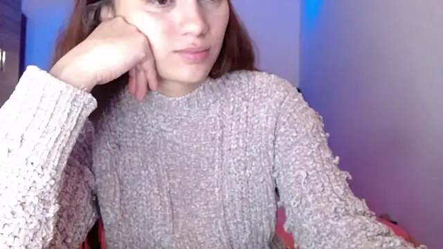 holy juli online show from April 18, 3:31 am